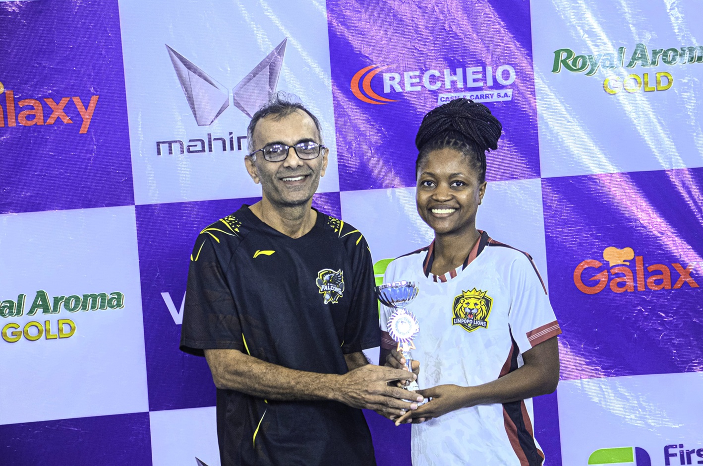 Best Social Female Player - Egence